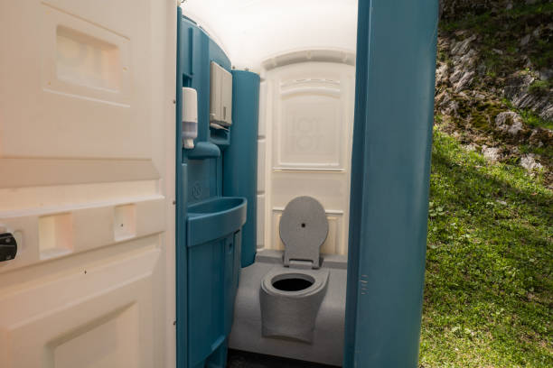 Best Construction site porta potty rental  in Keshena, WI